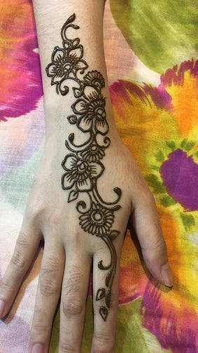 Henna Class 2 - Basic Floral Design (3 Hours) - SyraSkins Pte. Ltd.